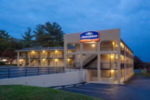 Howard Johnson College Park